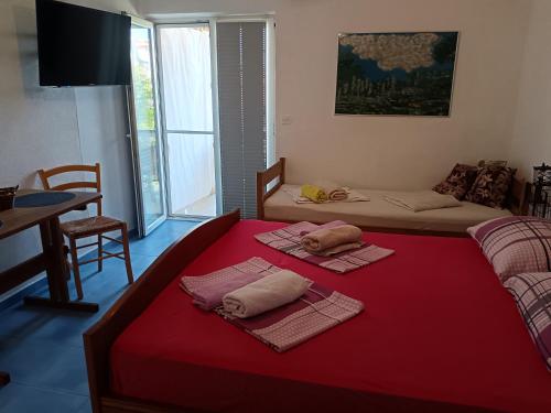 Studio Apartment - First Floor image 7