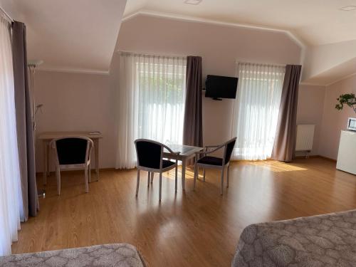 公用交誼廳/視聽室, Parko Studija in 比斯托納斯