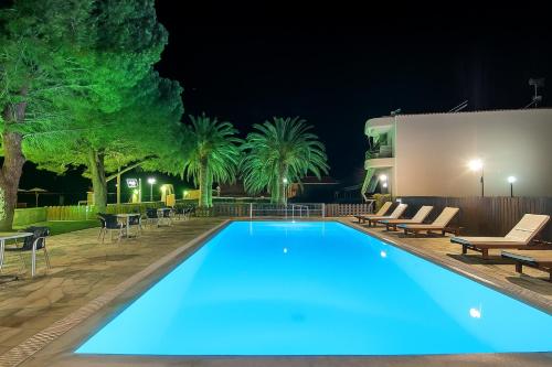 수영장, 네펠리 스튜디오 (Nefeli Studios) in 파랄리아 톨로포노스