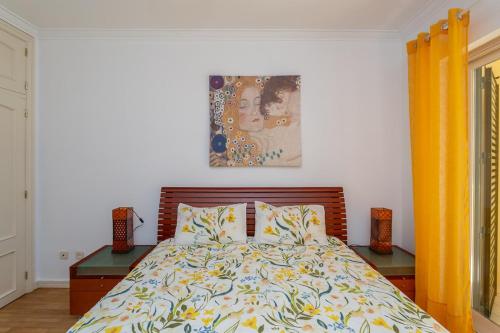 Bright, spacious 2 bedroom Apartment Near the Beach, Parede (photo 2)