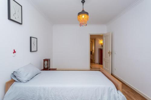 Bright, spacious 2 bedroom Apartment Near the Beach, Parede (photo 9)