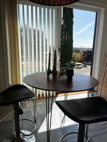 Sentral, romslig og lys leilighet med parkering, Саннес (фото 3)