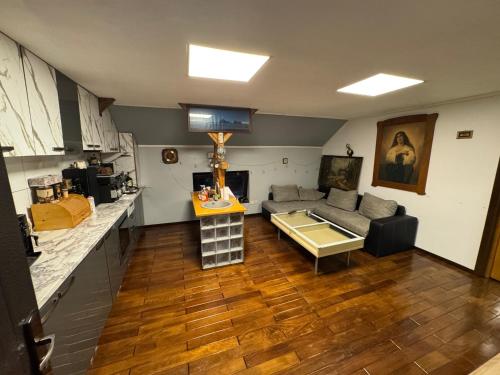 Lola's Apartment