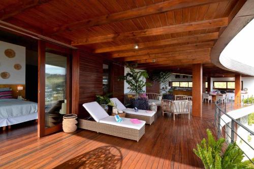 Destiny Le Rêve Bleu et la Mer (Destiny Le Reve Bleu et la Mer) in Port Elizabeth