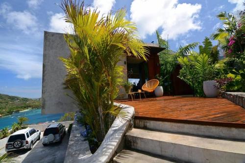 Destiny Le Rêve Bleu et la Mer (Destiny Le Reve Bleu et la Mer) in Port Elizabeth