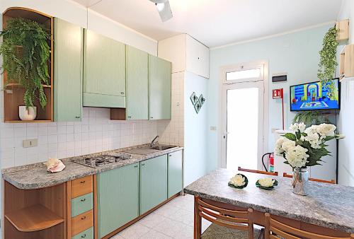 One-Bedroom Apartment image 5