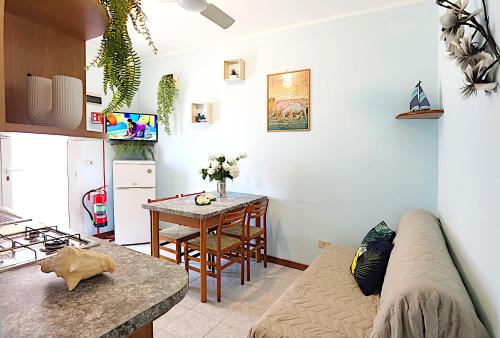 One-Bedroom Apartment image 2