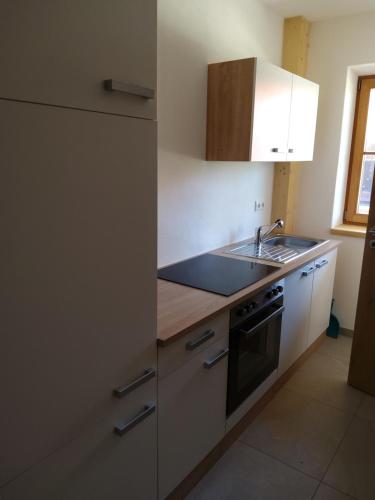 廚房, Einzimmer Apartment in Benediktbeuern in 貝內迪克特博伊埃爾恩