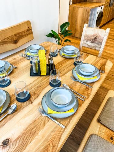 Iekārtas, Deluxe-Wohnung in Wasserburg Bahnhof - 94m2 - Smart TV - Terrasse - NEU in Wasserburg am Inn