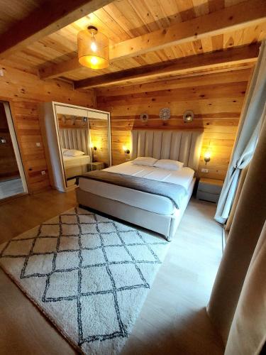 Three-Bedroom Villa image 8