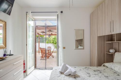 La Dimora Etrusca - Patio Privato - 600m dal Lago in Capodimonte (Viterbo)