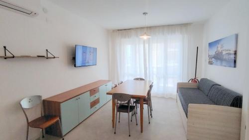 Relax on the terrace just 50 meters from the beach, Bibione (fotografie 5)