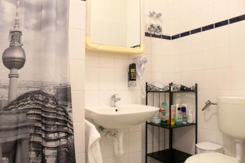 Pension Central Hostel Berlin - image 11