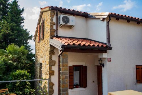 Holiday House Calla, house with a view, near Piran in Krkavče