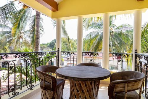 Balkons/terase, Cheerful 4 Bedroom house with Swimming Pool in Mezcales