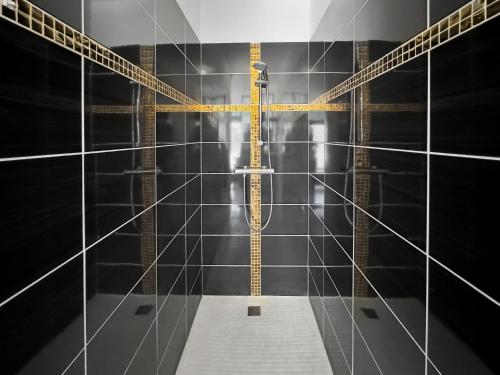 Studio BAROK proche autoroute, plages et attractions, Wifi - TV, calme in Bessan