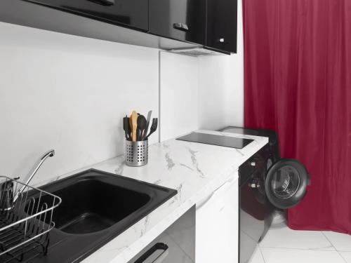 Studio BAROK proche autoroute, plages et attractions, Wifi - TV, calme in Bessan