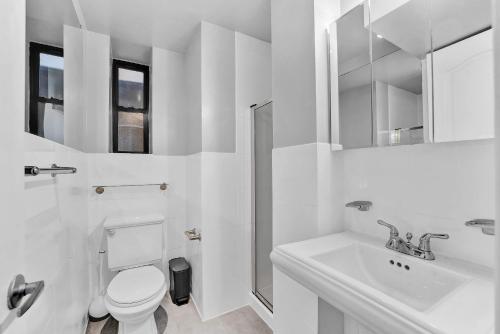 Stylish 3BR-2BA in Gramercy -Modern & Central, New York (Foto 8)