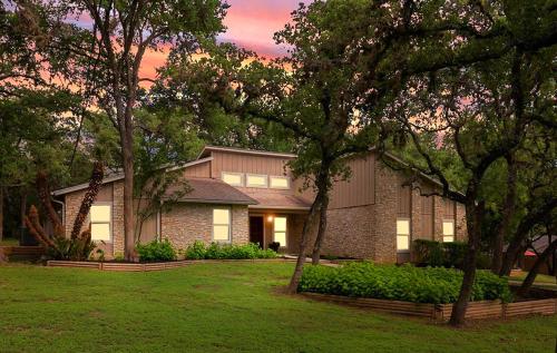 2 King Bedrooms in Texas Hill Country Relaxing Oasis