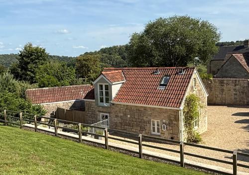 The Old Workshop, Monkton Combe - Elegant Countryside Retreat near Bath, Bath