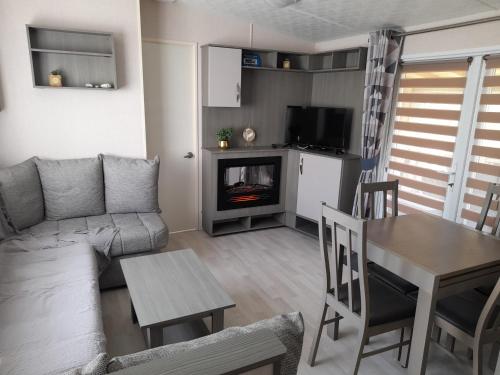 le mobile home Le Victory situé au Camping Le Rio (le mobile home Le Victory situe au Camping Le Rio) in 濱海努瓦耶勒