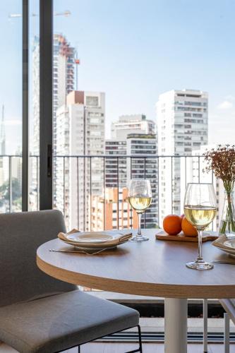 ระเบียง/ชานเรือน, Onze22 by Viva - Estúdios Modernos a 400m do Metrô Vila Madalena com Piscina no Rooftop (Onze22 by Viva - Estudios Modernos a 400m do Metro Vila Madalena com Piscina no Rooftop) in ปินเยย์โรส