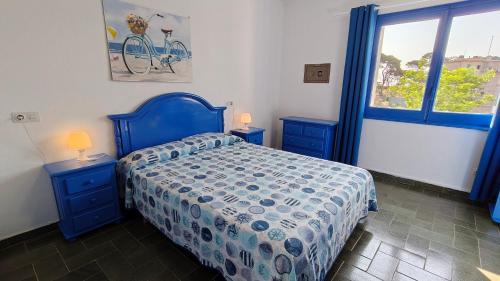 1 double bed, 1 twin bed