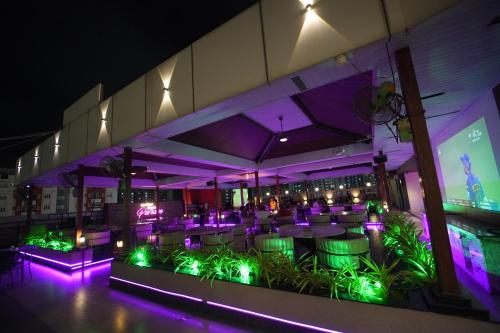Нощен клуб, Hotel Occassia Bliss in Miyapur