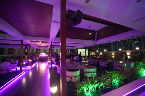 Нощен клуб, Hotel Occassia Bliss in Miyapur