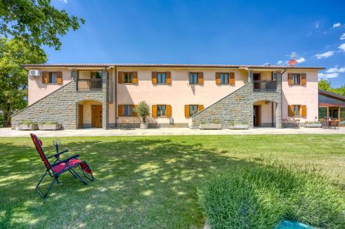 Viesnīcas āriene, Grad Inn Apartments & Resort in Truske
