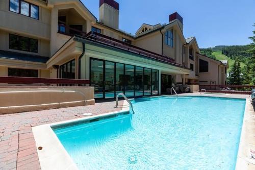 Four-Bedroom Apartment image 9