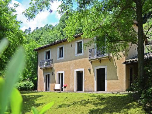  Detached Villa in Sermugnano with Swimming Pool in 1024 Castiglione in Teverina