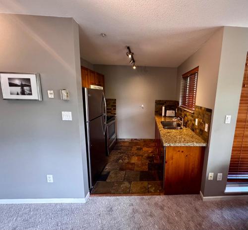 Town Plaza - One-Bedroom Apartment - 4314 Main Street - Unit 341 image 1