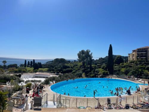 Appartement saint Raphael - cap esterel- 5 couchages- parking couvert in Saint-Raphael