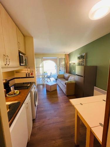 Appartement saint Raphael - cap esterel- 5 couchages- parking couvert in Saint-Raphael