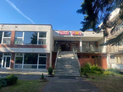. Hotel FLÓRA retro