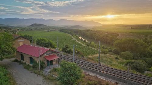 Viesnīcas āriene, La Estación entre viñedos (La Estacion entre vinedos) in San Asensio