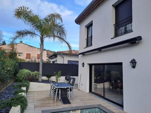 Villa Piscine-Jacuzzi in Les Groules