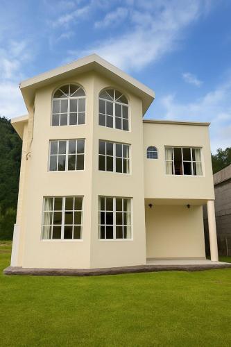Luxury Mansion with Garden 6 Bedroom 6 Bath