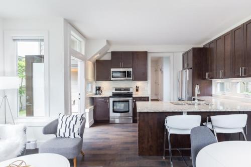 West Coast Luxury Living in Vancouver, Canada
