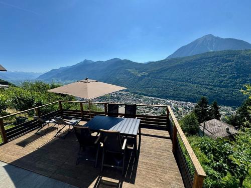 Chalet avec vue panoramique sur les montagnes in Martigny-Combe
