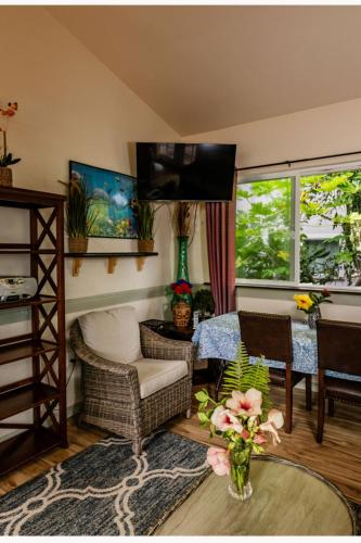 The Dolphin Cottage at Kehena Beach thumb 2