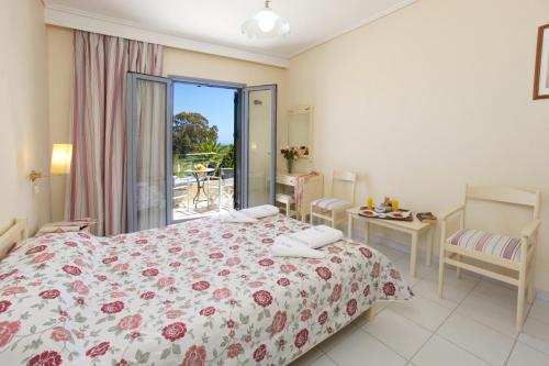 Alkioni Hotel The 2-star Alkioni Hotel offers comfort and convenience whether youre on business or holiday in Kefalonia. The hotel has everything you need for a comfortable stay. Take advantage of the hotels faci