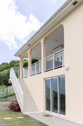 Vistas, Appartement des 5 Trésors - piscine et vue panoramique (Appartement des 5 Tresors - piscine et vue panoramique) in Le Precheur