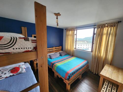 2 twin beds, 1 bunk bed