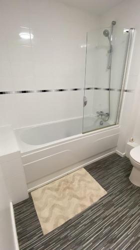 Stylish spacious 2 bed Apt Balcony Nr City Stadium, Manchester (fotografie 10)