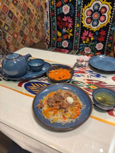 Comida y bebida, Kochmon guesthouse in Naryn