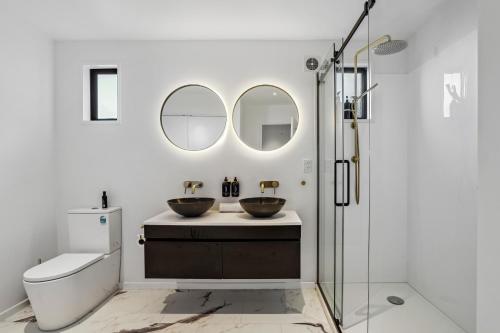 Alpine Luxe - Queenstown Holiday Home - image 12