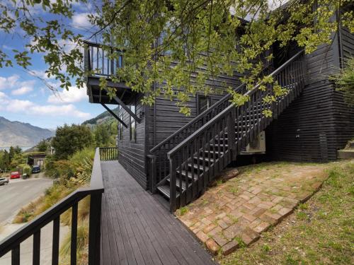 Alpine Luxe - Queenstown Holiday Home - image 5