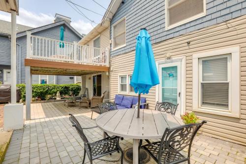 Hidden Gem 2 Bedroom 2 bathroom steps to the sand!